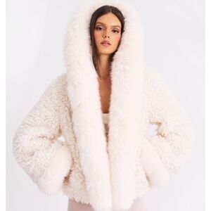Miss circle Kali jumbo fur coat